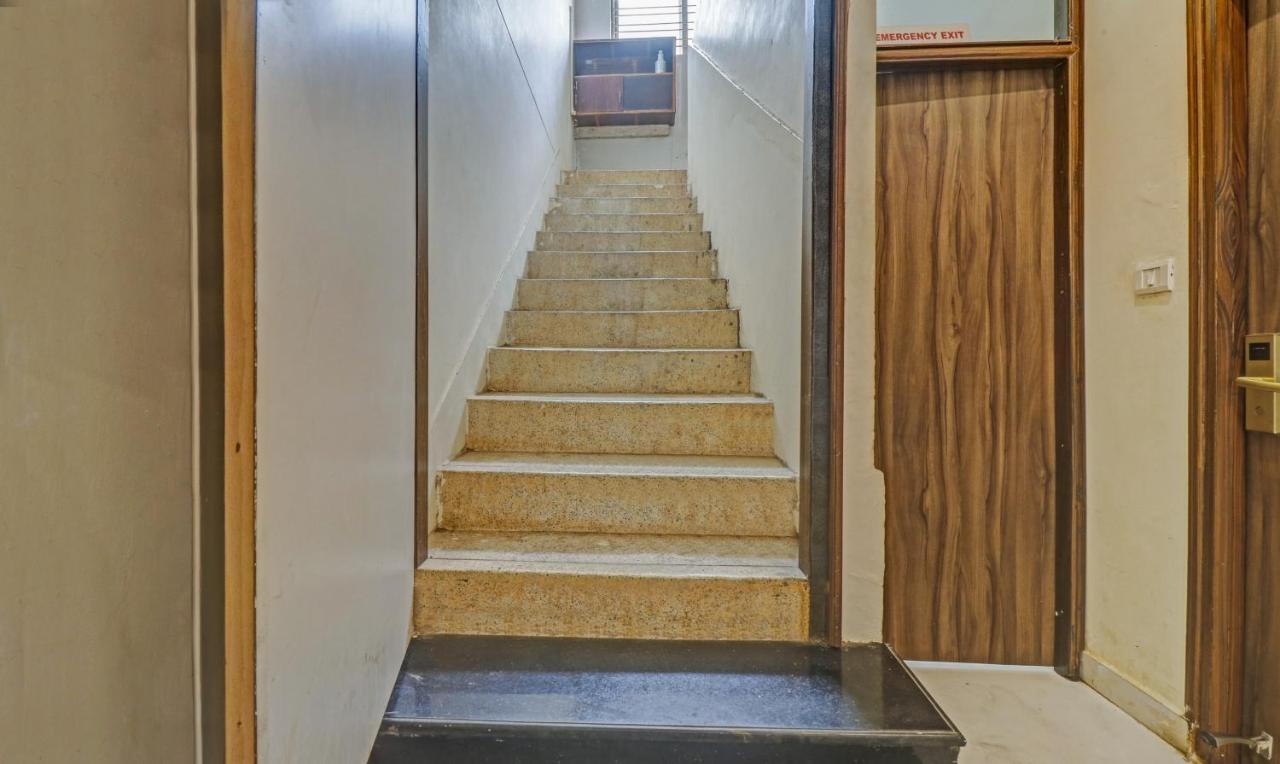 Treebo Komfort Suites, 3 Km From Mysore Palace Dış mekan fotoğraf