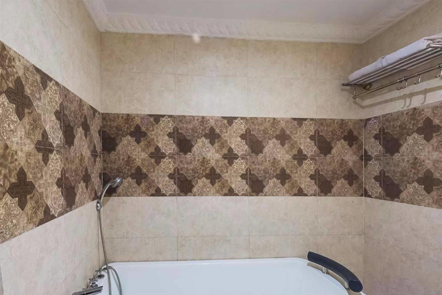 Treebo Komfort Suites, 3 Km From Mysore Palace Dış mekan fotoğraf