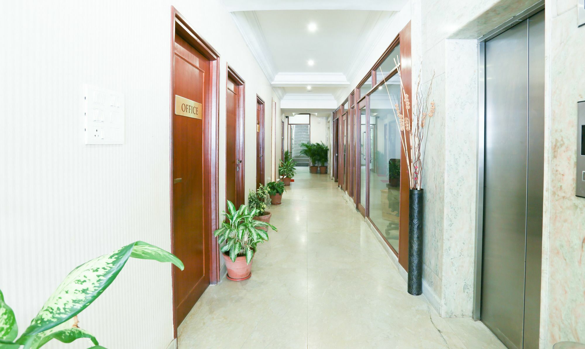 Treebo Komfort Suites, 3 Km From Mysore Palace Dış mekan fotoğraf